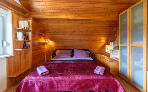 Karasova Ii: Interior Design, Möbel, Flooring, Fussboden, Holz, Decke, Zimmer, Schlafzimmer, Bett, Beleuchtung