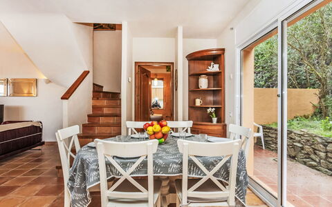 Xarmada Guillermo: Möbel, Interior Design, Flooring, Holz, Stuhl, Fussboden, Tabelle, Decke, Küche & Esszimmer Tisch, Esszimmer