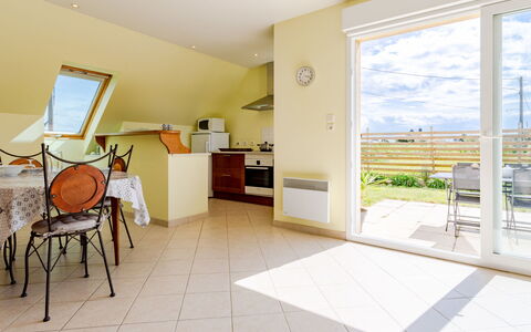 Neptune: Gebäude, Möbel, Eigentum, Fenster, Holz, Stuhl, Interior Design, Fussboden, Flooring