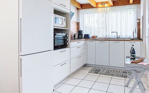 Tal Ar Mor: Küche, Küchengerät, Countertop, Cabinetry, Flooring, Major Appliance, Interior Design, Holz, Fussboden, Möbel