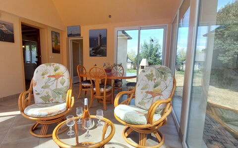 Nature et Mer: Möbel, Stuhl, Interior Design, Tabelle, Küche & Esszimmer Tisch, Holzbeize, Gartenmöbel, Kaffetisch, Esszimmer, Zimmerpflanze