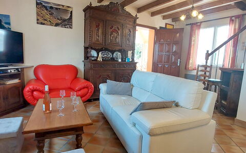 Nature et Mer: Möbel, Interior Design, Couch, Flooring, Holz, Fussboden, Wohnzimmer, Zimmer, Tabelle, Stuhl