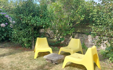 Pont L'Abbé 608: Gelb, Kunststoff, Gartenmöbel, Schatten, Garten, Stuhl, Hinterhof