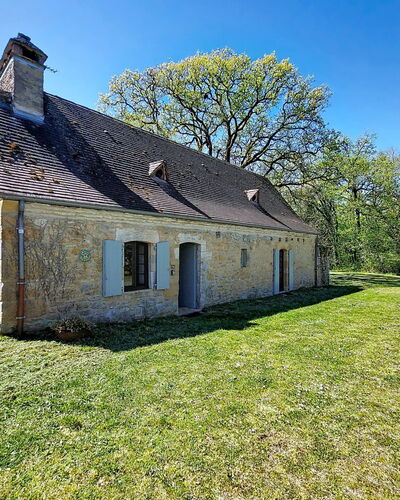 Jayac 601: Gras, Gebäude, Haus, Die Architektur, Dach, Hütte, Zuhause, Ländliches Gebiet, Einfach, Grundstueck