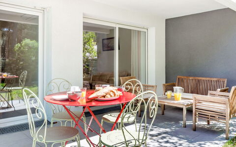 Argelès sur Mer 629: Eigentum, Zimmer, Möbel, Tabelle, Interior Design, Gebäude, Haus, Stuhl, Esszimmer, Zuhause