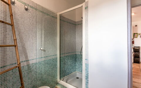 Casa Marcelli: Eigentum, Armatur, Badezimmer, Dusche, Fussboden, Verbundwerkstoff, Zapfhahn, Flooring, Grundeigentum