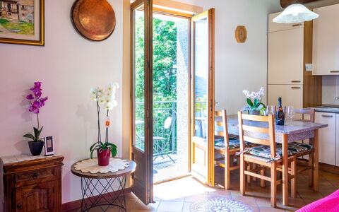 Lo Scoiattolo: Zimmer, Eigentum, Haus, Interior Design, Möbel, Gebäude, Die Architektur, Grundeigentum, Tabelle, Fussboden