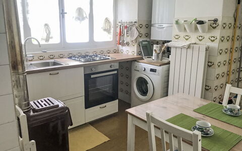 Nicol: Major Appliance, Flooring, Küchengerät, Fussboden, Möbel, Interior Design, Küche, Zimmer, Herd, Haushaltsgerät