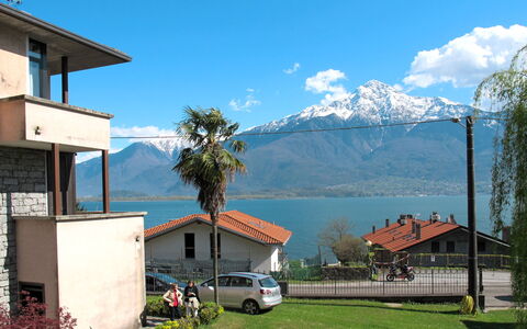 Gera Lario 679: Himmel, Wolke, Pflanze, Berg, Eigentum, Auto, Gebäude, Natur, Hochland, Natürliche Landschaft