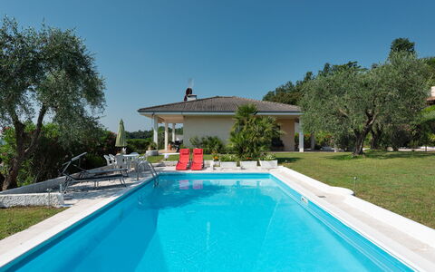 Incantevole: Schwimmbad, Eigentum, Haus, Grundeigentum, Zuhause, Gebäude, Villa, Estate, Wohngebiet, Hinterhof
