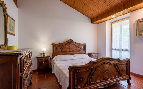 Cascina Calore: Möbel, Eigentum, Komfort, Holz, Bettrahmen, Flooring, Schublade, Holzbeize, Fussboden, Bett