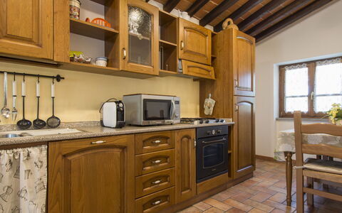 Casa Clotilde: Cabinetry, Gebäude, Möbel, Countertop, Schublade, Holz, Küche, Fenster, Küchengerät, Interior Design
