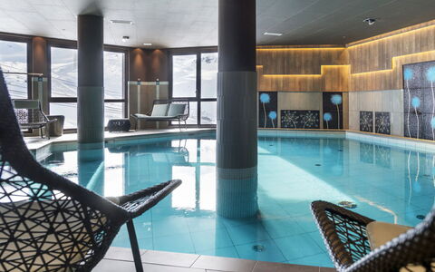 Val Thorens 929: Eigentum, Gebäude, Schwimmbad, Interior Design, Zimmer, Grundeigentum, Haus, Die Architektur, Resort, Möbel