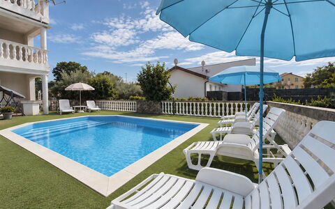 Krk Krk 669: Blau, Schwimmbad, Gartenmöbel, Resort, Estate, Balkon, Freizeit, Schatten, Veranda, Garten