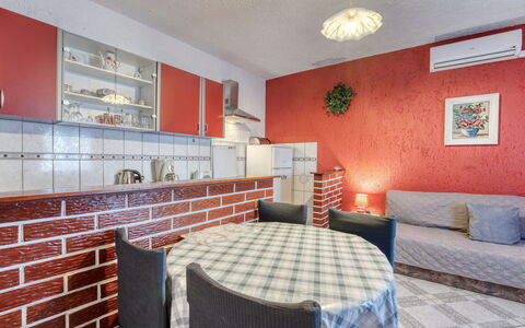 Senj 631: Flooring, Interior Design, Möbel, Fussboden, Decke, Zimmer, Küche, Wohnung, Countertop, Küche & Esszimmer Tisch