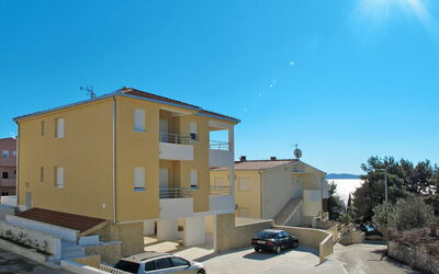 Trogir 669: Wohngebiet, Eigentum, Himmel, Haus, Nachbarschaft, Die Architektur, Gebäude, \Stadt, Grundeigentum, Zuhause