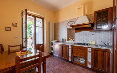 Girasole 607.3: Holz, Interior Design, Flooring, Möbel, Küche, Countertop, Fussboden, Cabinetry, Zimmer, Küchengerät