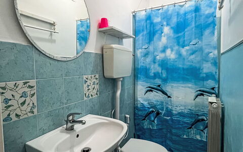 San Lorenzo al Mare 625: Blau, Interior Design, Fussboden, Flooring, Armatur, Zimmer, Installation, Badezimmer, Hotel, Zapfhahn