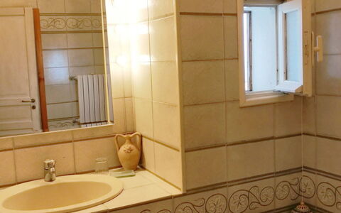 San Lorenzo al Mare 625: Badezimmer, Eigentum, Zimmer, Fliese, Badezimmerschrank, Interior Design, Sinken, Bad Zubehör, Beleuchtung, Fussboden