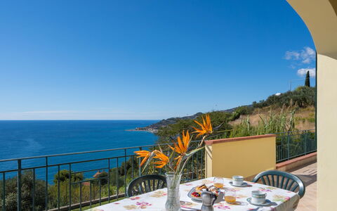 Poggi 620: Eigentum, Urlaub, Grundeigentum, Himmel, Zimmer, Meer, Resort, Ozean, Haus, Balkon