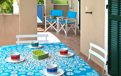 Pietra Ligure 612: Eigentum, Türkis, Zimmer, Tabelle, Möbel, Interior Design, Haus, Gebäude, Zuhause, Aqua