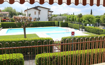 Lazise 718: Strauch, Schwimmbad, Hecke, Schatten, Garten, Rasen, Landscaping, Hazienda, Resort, Garten
