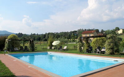 Lucca 656: Schwimmbad, Eigentum, Grundeigentum, Gebäude, Estate, Freizeit, Villa, Haus, Urlaub, Resort