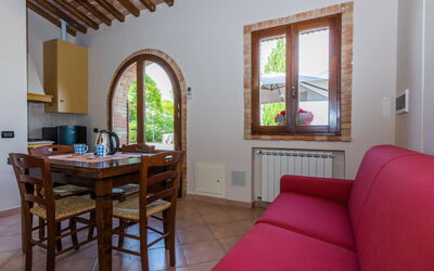 Girasole 626.2: Möbel, Eigentum, Fenster, Tabelle, Gebäude, Bilderrahmen, Azurblau, Holz, Couch, Wohnzimmer