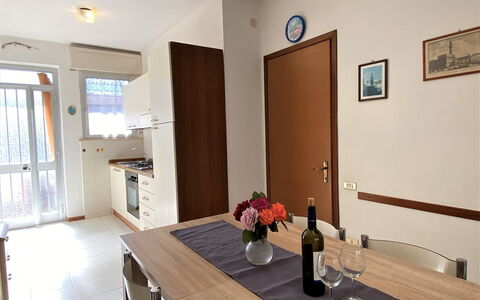 Palazzeta Iv: Möbel, Eigentum, Bilderrahmen, Azurblau, Holz, Beleuchtung, Interior Design, Komfort, Fussboden, Flooring