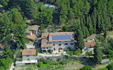 Castelfranco di Sopra 605: Pflanze, Gebäude, Baum, Natürliche Landschaft, Haus, Vegetation, Urban Design, Hütte, Dach, Landschaft
