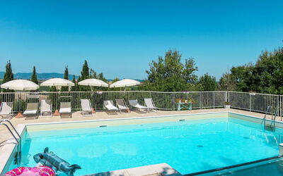 Santa Luce 604: Schwimmbad, Eigentum, Freizeit, Grundeigentum, Urlaub, Gebäude, Resort, Haus, Sommer, Ferienort