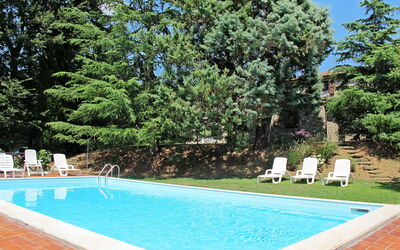 Lago Trasimeno 605: Wasser, Pflanze, Eigentum, Schwimmbad, Himmel, Azurblau, Natur, Baum, Rechteck, Schatten