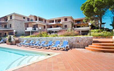 Porto Cervo 616: Eigentum, Schwimmbad, Gebäude, Grundeigentum, Resort, Wohnung, Haus, Wohngebiet, Zuhause, Urlaub
