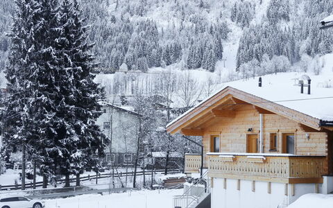 Wildschönau 688: Schnee, Fenster, Gebäude, Berg, Baum, Steigung, Haus, Lärche, Einfrieren, Hütte