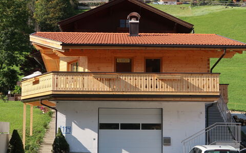 Wildschönau 688: Haus, Dach, Eigentum, Gebäude, Zuhause, Grundeigentum, Die Architektur, Auto, Fahrzeug, Fassade