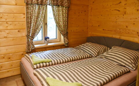 Stará Huť: Schlafzimmer, Zimmer, Bett, Möbel, Eigentum, Interior Design, Matratzenauflage, Bettdecke, Bettrahmen, Bedding