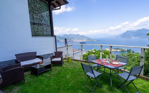 Stresa 613: Eigentum, Haus, Grundeigentum, Gebäude, Himmel, Urlaub, Zimmer, Gras, Tabelle, Möbel