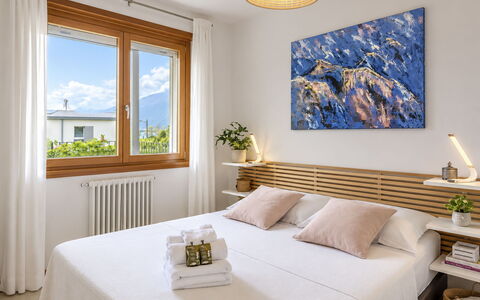 San Vincenzo: Möbel, Bett, Interior Design, Schlafzimmer, Holz, Bedding, Bettdecke, Linens, Flooring, Fussboden