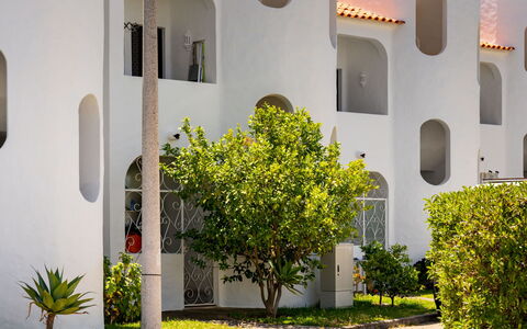 Quinta Do Torrejão: Pflanze, Gebäude, Eigentum, Licht, Beleuchtung, Haus, Interior Design, Gelb, Die Architektur, Fenster