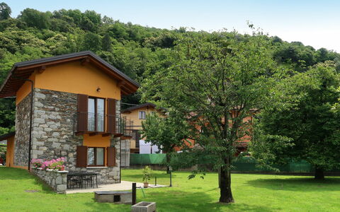 Di Pipot: Pflanze, Himmel, Eigentum, Grün, Gebäude, Natürliche Landschaft, Baum, Grundstueck, Vegetation, Haus