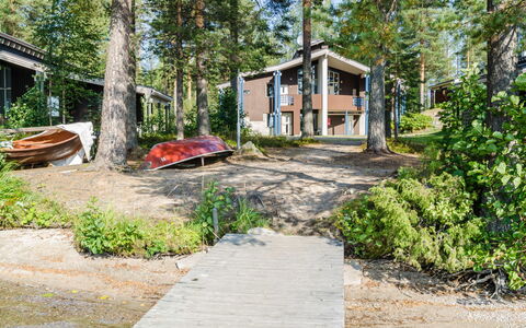 Hiisiranta E4: Holz, Hütte, Blockhaus, Wald, Schuppen, Gartenbauten, Lärche, Wald, Holzbeize