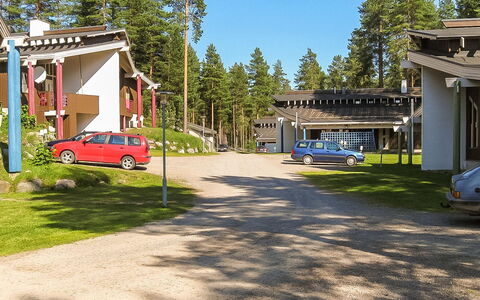 Hiisiranta E4: Holz, Hütte, Blockhaus, Wald, Schuppen, Gartenbauten, Lärche, Wald, Holzbeize
