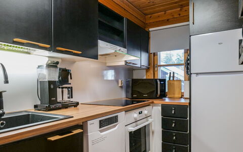 Kolin Vernetti 1: Küchengerät, Küche, Major Appliance, Countertop, Holz, Cabinetry, Interior Design, Haushaltsgerät, Möbel, Flooring