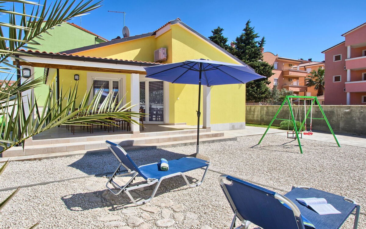House Dejvis