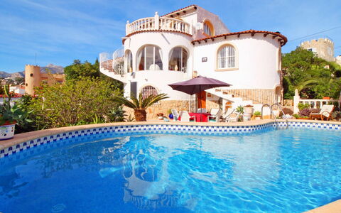 Estrella: Eigentum, Schwimmbad, Gebäude, Grundeigentum, Resort, Urlaub, Haus, \Stadt, Villa, Azurblau