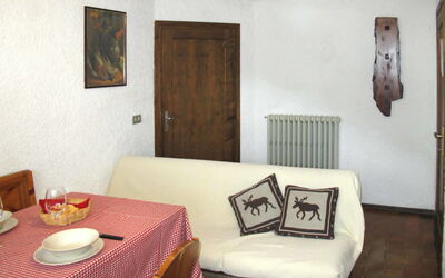 Lo Chalet (Brx200) 612.1: Zimmer, Eigentum, Möbel, Interior Design, Tabelle, Gebäude, Haus, Fussboden, Grundeigentum, Wohnzimmer