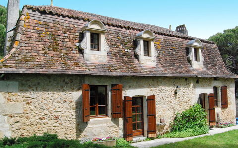 La Borie: Pflanze, Gebäude, Fenster, Eigentum, Haus, Holz, Himmel, Baum, Tür, Grundstueck