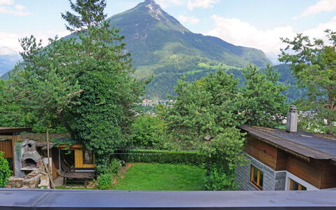 Anich: Wolke, Himmel, Pflanze, Berg, Eigentum, Gebäude, Ökoregion, Blatt, Natürliche Landschaft, Baum