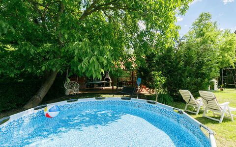 Racz: Blau, Schwimmbad, Freizeit, Garten, Schatten, Resort, Hinterhof, Gartenmöbel, Landscaping, Eco Hotel