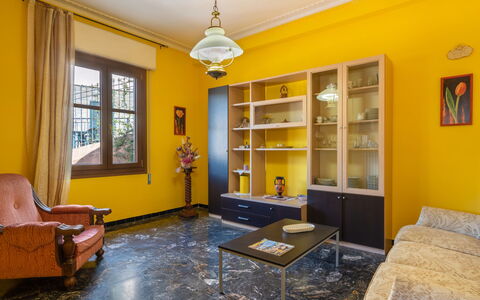 Dalia (Ptb130): Zimmer, Gelb, Eigentum, Wohnzimmer, Interior Design, Gebäude, Möbel, Haus, Decke, Grundeigentum